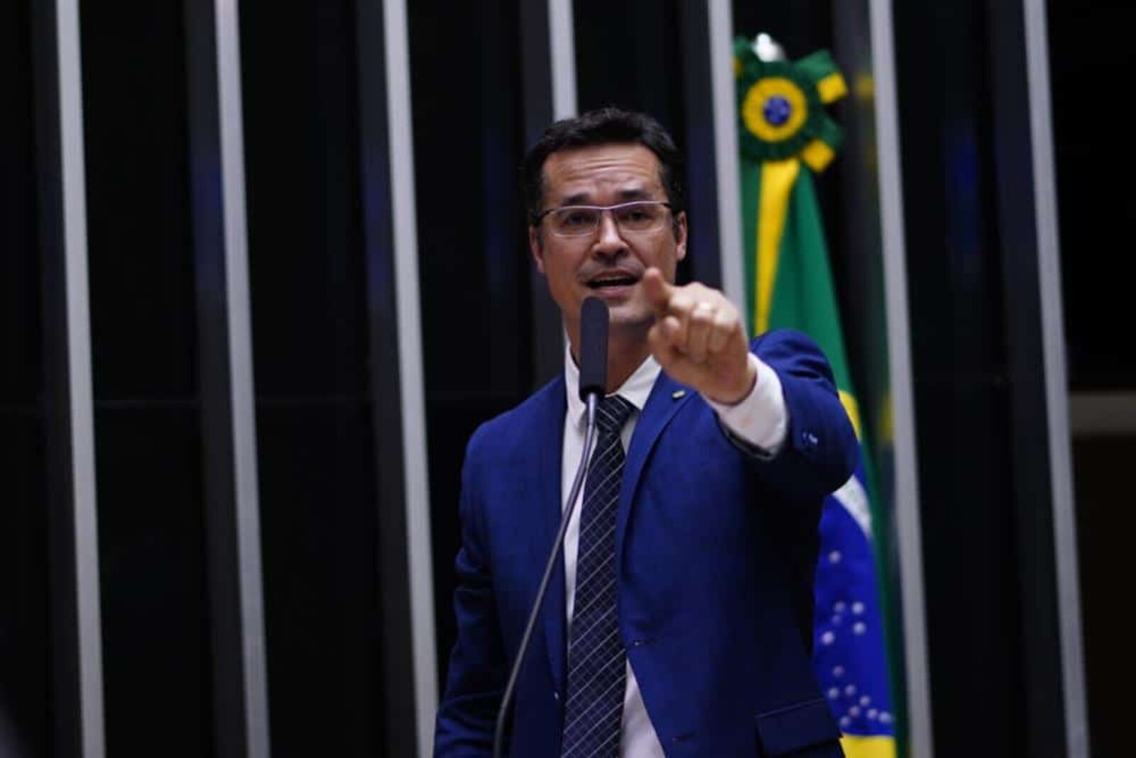 Deltan Dallagnol discursando na tribuna da Câmara dos Deputados